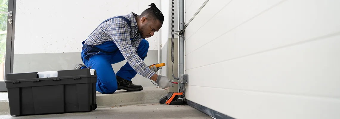 Repair Garage Door Not Closing But Light Flashing in Innisfil, ON